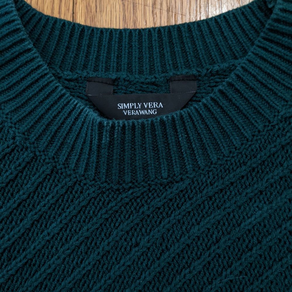 Vera Wang Forest Green Sweater, Mockneck, Batwing Sleeve, Size S - Picture 4 of 12